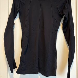 Athleta Black Fitted Long Sleeve Top